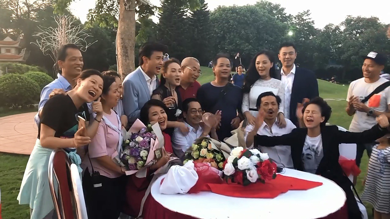 Về nhà đi con: Fan soi ra chi tiết nhỏ chứng minh Vũ - Thư yêu lại từ đầu trong tập cuối-2