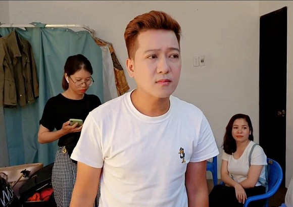 Muốn xứng đôi khi đi cùng vợ trẻ, Trường Giang quyết thay đổi điểm này-3