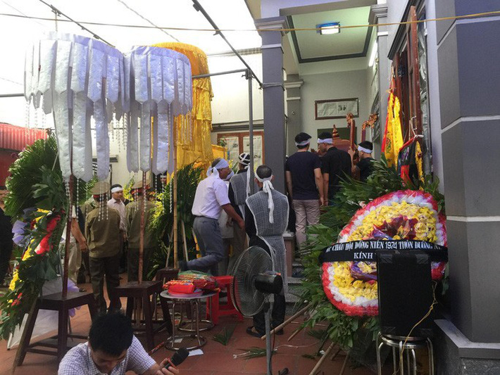 Quang Hải về chịu tang ông nội ngay sau khi lập hat-trick kiến tạo thắng Thanh Hóa-4