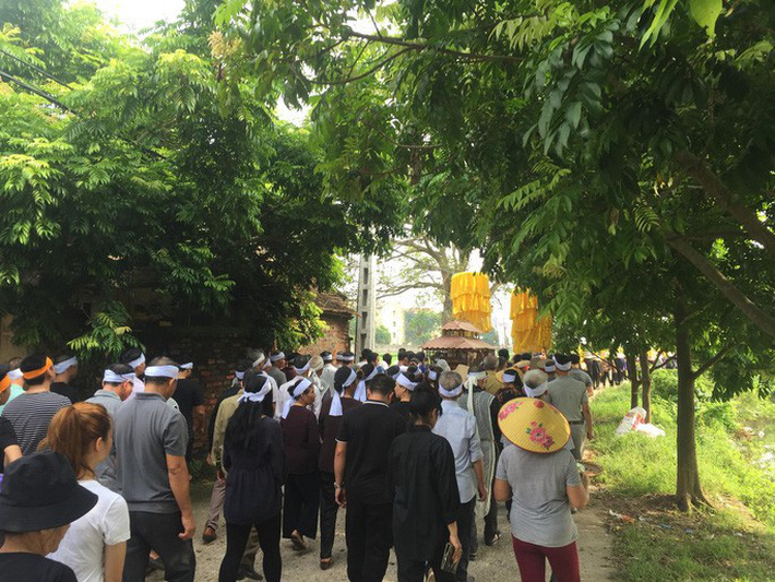 Quang Hải về chịu tang ông nội ngay sau khi lập hat-trick kiến tạo thắng Thanh Hóa-5