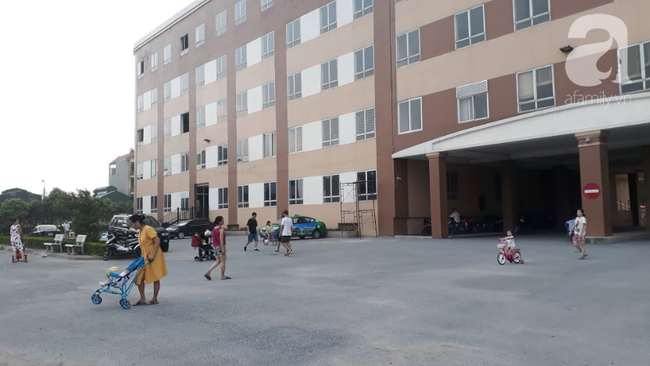 Mẹ bé gái 10 tuổi nghi bị sàm sỡ trong thang máy: Cháu bước vào nhà, chân đứng không nổi rồi ôm lấy mẹ khóc nức nở-1