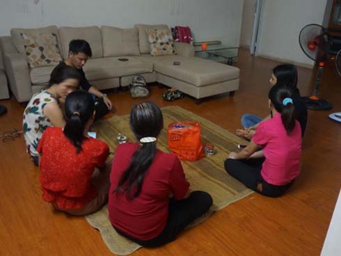 Cảnh sát làm việc với nghi can dâm ô bé gái 10 tuổi trong thang máy-2