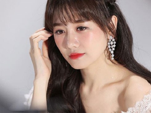 Hari Won bị gạ làm chuyện xấu: Tôi không thể bán lòng tự trọng của mình để đổi lấy sự nổi tiếng