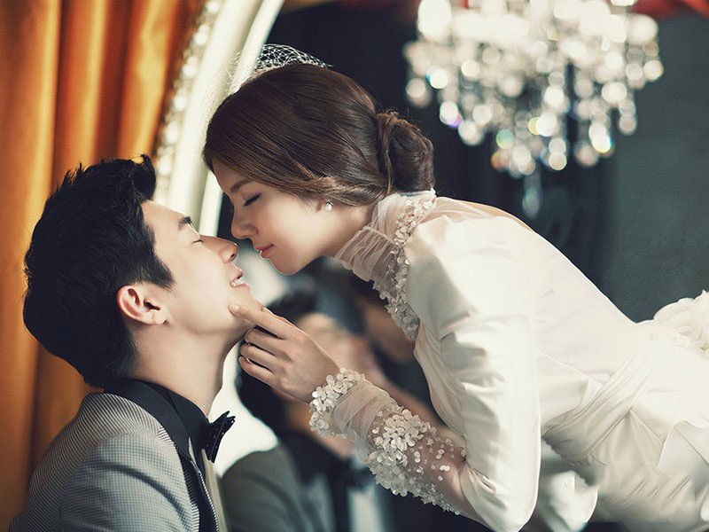 Trót lên giường với sếp già, nhìn thứ anh để lại tôi chỉ khinh bỉ cười-1