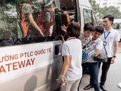 Trường Gateway chấm dứt hợp đồng với Công ty vận tải đưa đón học sinh sau vụ bé trai 6 tuổi tử vong vì bị bỏ quên trên ô tô