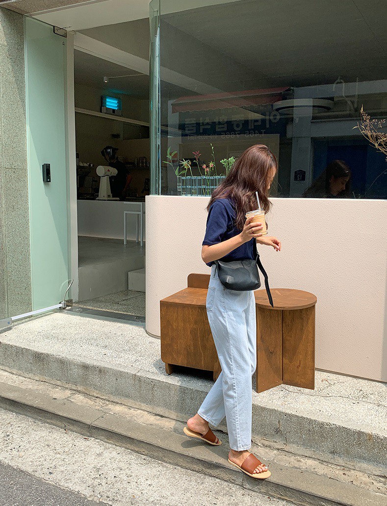 4 món đồ jeans bạn nên tậu gấp để bước vào mùa thu với style trẻ xinh và siêu cấp sành điệu-2