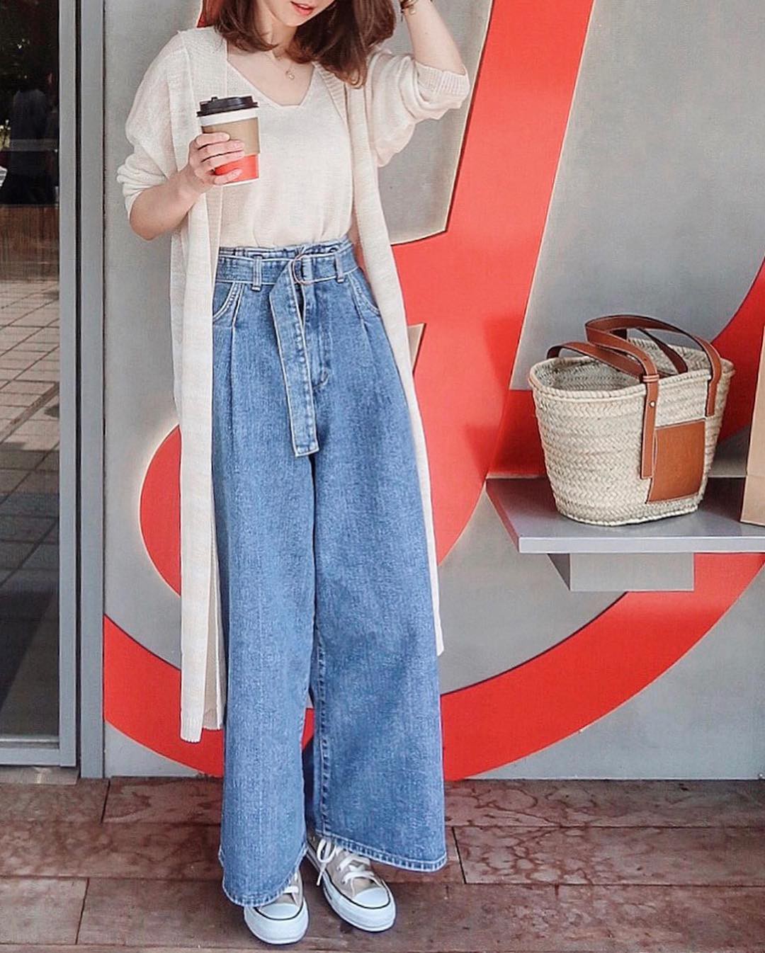 4 món đồ jeans bạn nên tậu gấp để bước vào mùa thu với style trẻ xinh và siêu cấp sành điệu-16