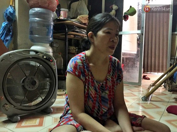 Vụ cháu bé lớp 1 tử vong trên xe đưa đón: Chiếc áo màu đỏ cháu mặc khi lên ô tô đến trường đang ở đâu?-3