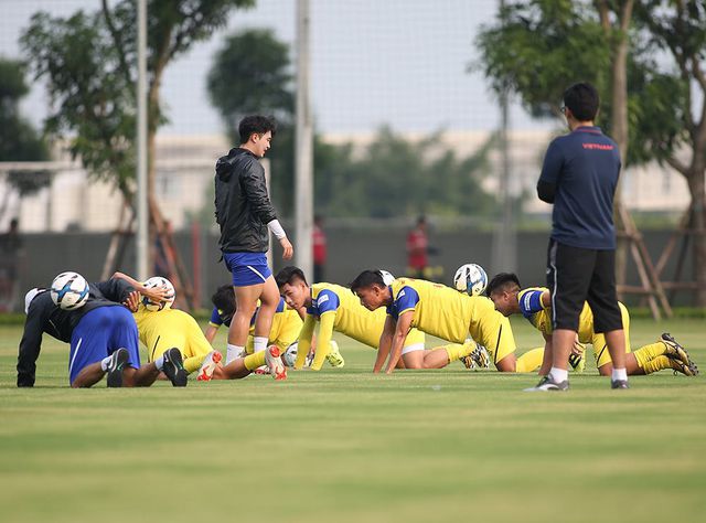 HLV Park Hang Seo nhận tin không vui ở U22 Việt Nam-17