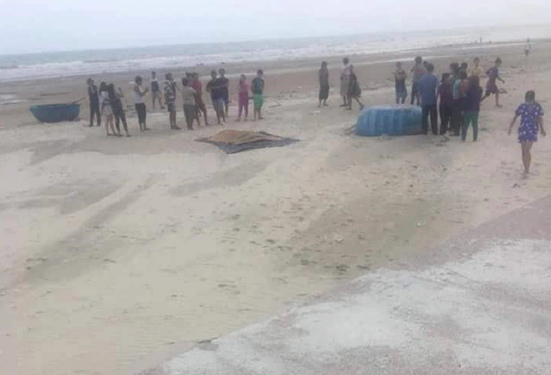 Tìm thấy thi thể 2 người mất tích khi tắm biển ở Bình Thuận-1