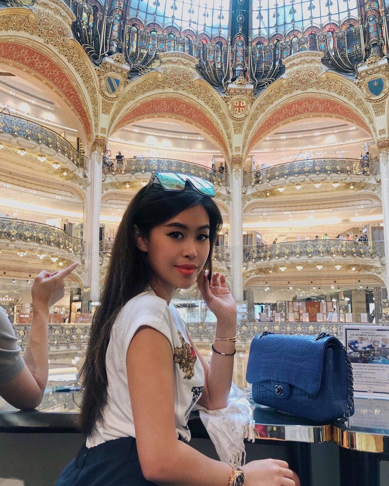 3 ái nữ cành vàng lá ngọc nhà đại gia Việt: Thay đồ hiệu như thay áo, xách túi hiệu như xách giỏ đi chợ mỗi ngày-7