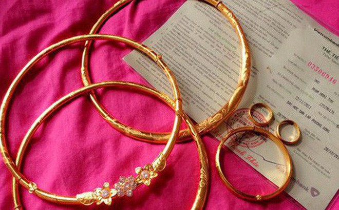 Chuyện thật như đùa: Đúng ngày cưới cô dâu ôm cả thùng tiền mừng cùng vàng và chú rể trả thẳng bố mẹ chồng-2