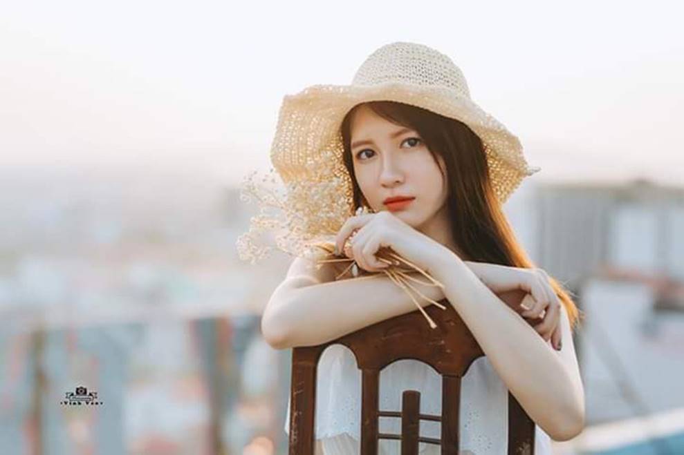 Nữ sinh Bách Khoa gây xôn xao vì đẹp mong manh trong bộ áo quần đồng phục, xem đến ảnh đời thường càng xuất sắc hơn-13