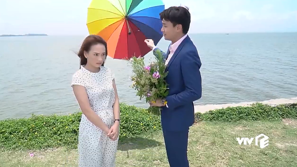 Về nhà đi con: Không phải khung cảnh lãng mạn hay lời sến súa của Vũ, chiếc ô mới là thứ được quan tâm nhất lúc cầu hôn-3