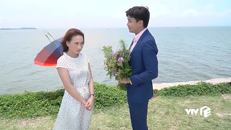 Về nhà đi con: Không phải khung cảnh lãng mạn hay lời sến súa của Vũ, chiếc ô mới là thứ được quan tâm nhất lúc cầu hôn-4