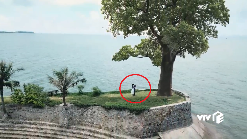 Về nhà đi con: Không phải khung cảnh lãng mạn hay lời sến súa của Vũ, chiếc ô mới là thứ được quan tâm nhất lúc cầu hôn-8