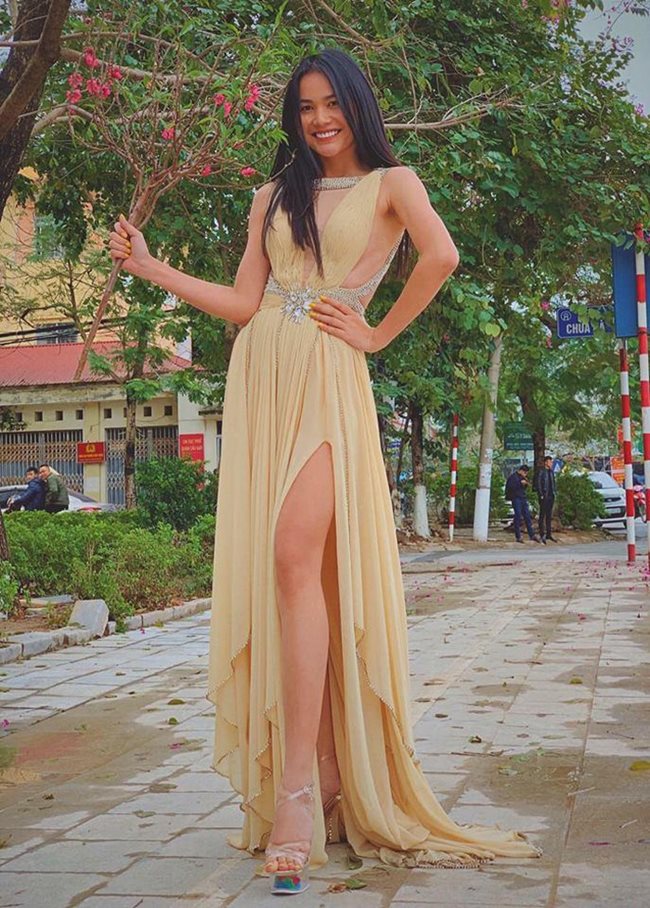 3 cô gái dân tộc Ê Đê, Khmer nổi tiếng đẹp lạ, có người lọt top nhan sắc thế giới-10