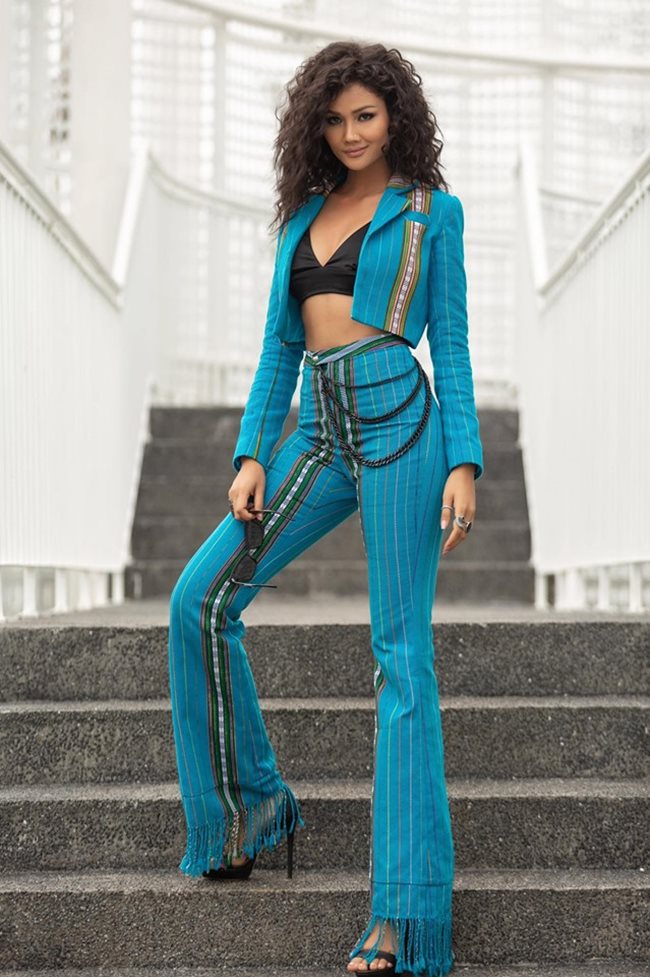 3 cô gái dân tộc Ê Đê, Khmer nổi tiếng đẹp lạ, có người lọt top nhan sắc thế giới-6