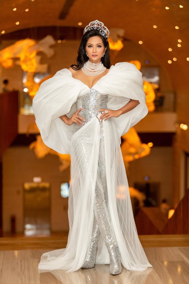 3 cô gái dân tộc Ê Đê, Khmer nổi tiếng đẹp lạ, có người lọt top nhan sắc thế giới-7