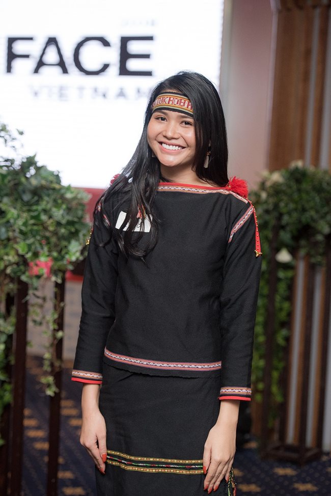 3 cô gái dân tộc Ê Đê, Khmer nổi tiếng đẹp lạ, có người lọt top nhan sắc thế giới-9