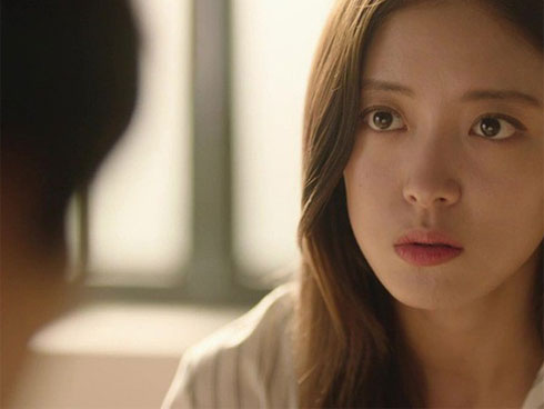 Vừa nhìn thấy tôi, em gái người yêu liền chạy vào nhà lấy giỏ trứng ném tới tấp, còn tôi cũng bỏ chạy thục mạng vì xấu hổ-3