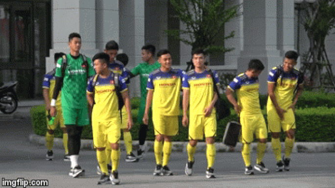 Choáng với thủ môn U22 Việt Nam cao hơn Đặng Văn Lâm 4 cm-1