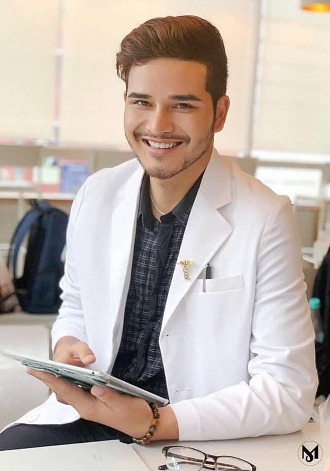 Hé lộ đời thực của chàng bác sĩ đẹp như trai Tây tình tứ với Siu Black-8