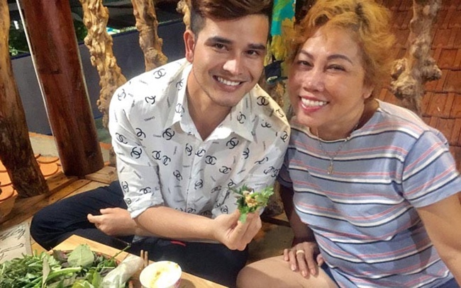 Hé lộ đời thực của chàng bác sĩ đẹp như trai Tây tình tứ với Siu Black-9