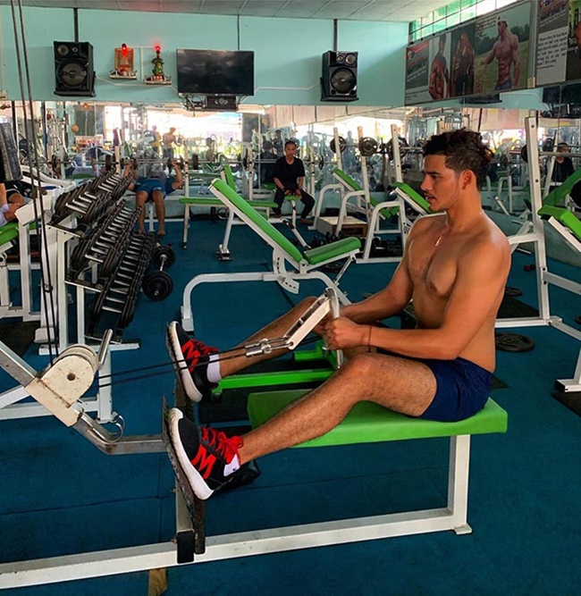 Hé lộ đời thực của chàng bác sĩ đẹp như trai Tây tình tứ với Siu Black-16