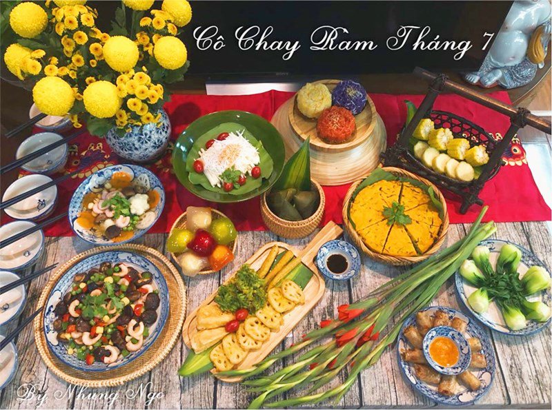 Chị em chia sẻ mâm cỗ cúng Rằm tháng 7 nhiều màu sắc ngập tràn mạng xã hội-5