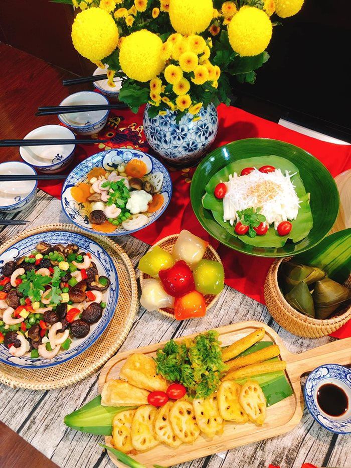 Chị em chia sẻ mâm cỗ cúng Rằm tháng 7 nhiều màu sắc ngập tràn mạng xã hội-6