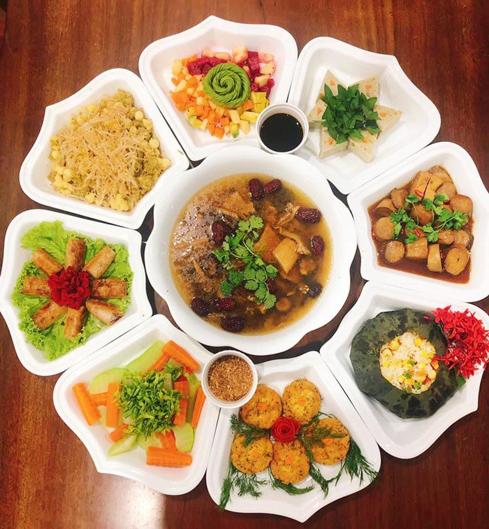 Chị em chia sẻ mâm cỗ cúng Rằm tháng 7 nhiều màu sắc ngập tràn mạng xã hội-11