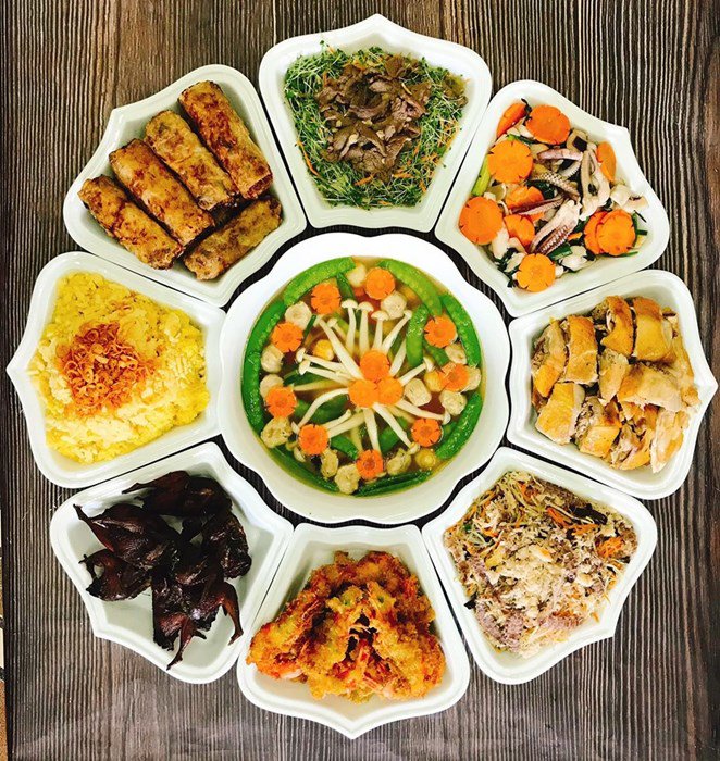 Chị em chia sẻ mâm cỗ cúng Rằm tháng 7 nhiều màu sắc ngập tràn mạng xã hội-8