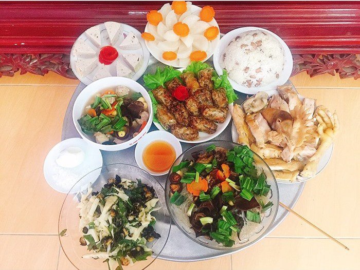 Chị em chia sẻ mâm cỗ cúng Rằm tháng 7 nhiều màu sắc ngập tràn mạng xã hội-15