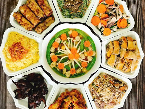 Diễn viên Hoa hồng trên ngực trái khoe mâm cúng Rằm cực đẹp, Vân Dung liền khen khéo nhất năm-13