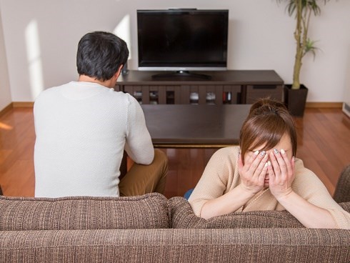 Sau 3 năm bỏ đi biệt tích, chồng trở về đưa cho tôi chiếc hộp toàn vàng và nói một câu khiến tôi kinh ngạc tột độ