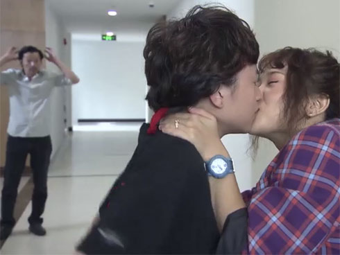 Vết xe đổ nào đã đẩy ngã ‘Về nhà đi con’ vào phút cuối?-4