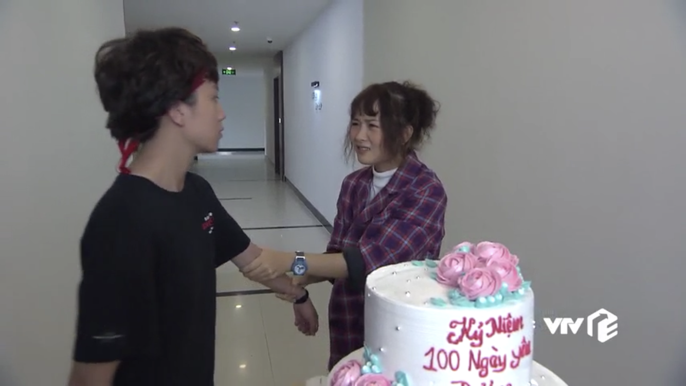 Về nhà đi con: Dương ụp bánh kem vào mặt gái xinh sau khi bị cướp mất nụ hôn đầu đời ngay trước mắt bố Sơn-1