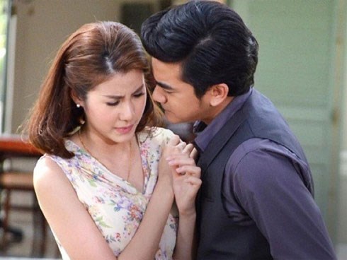 Ngày con rể tương lai về ra mắt, tôi hoảng hốt sợ hãi trong khi anh ta ghé sát tai tôi thì thầm hỏi: