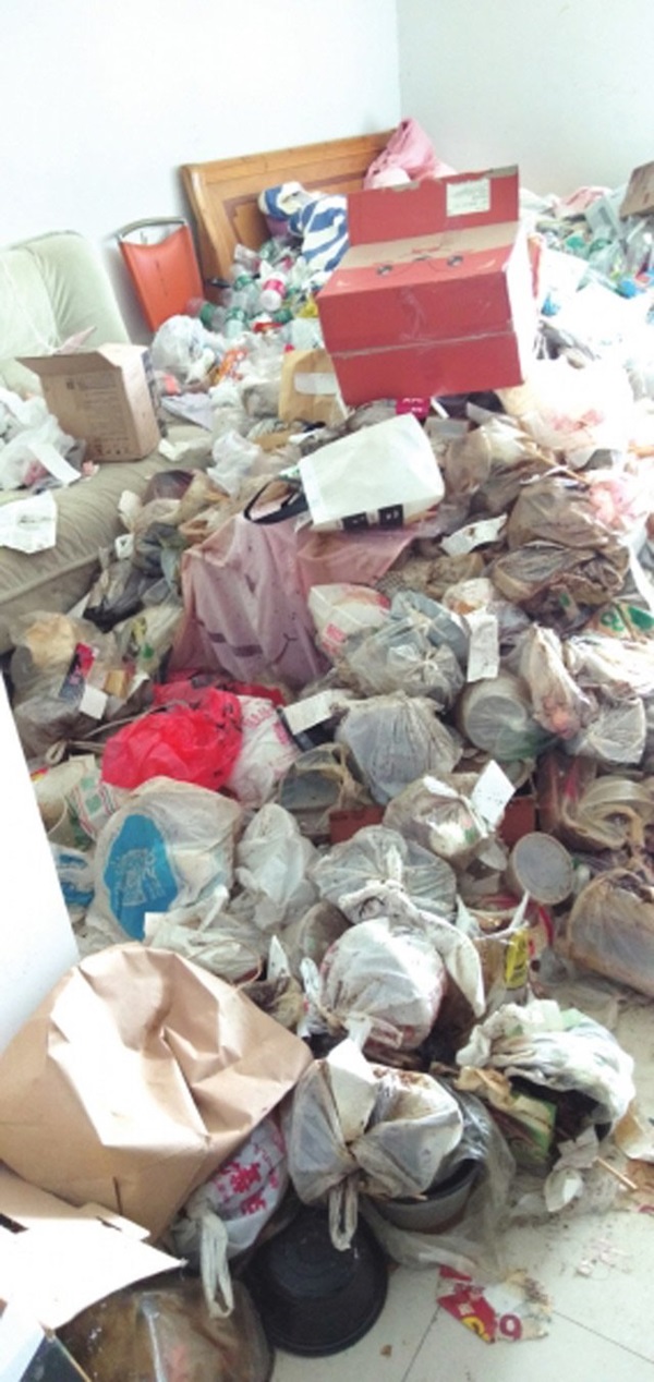 Nhận phòng sau hơn 1 năm cho gái trẻ thuê, chủ nhà tá hỏa trước cảnh tượng bên trong-1