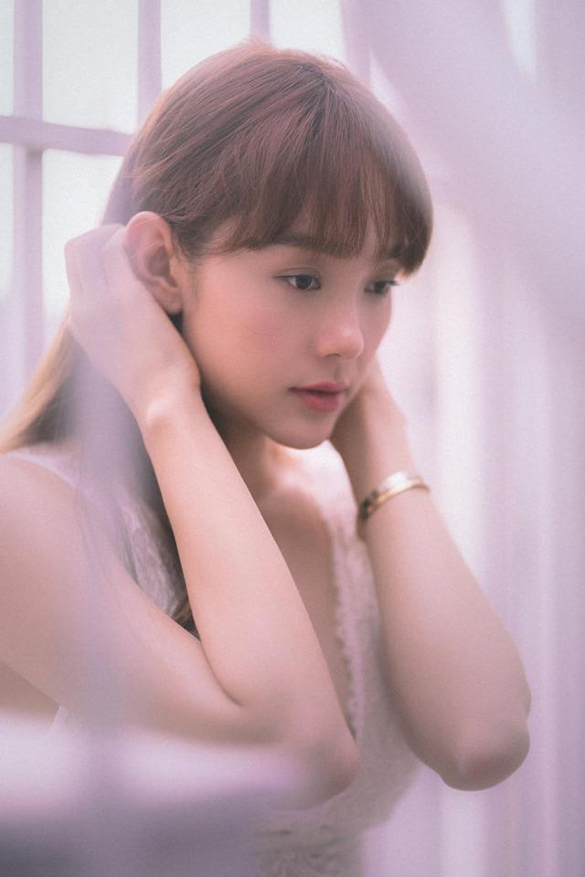 Minh Hằng đăng ảnh thanh xuân, được khen nhan sắc ở tuổi 32-2