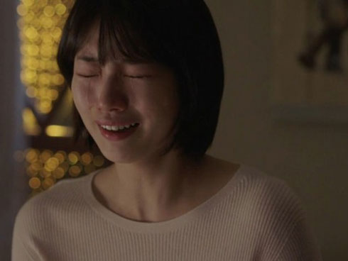 Nửa đêm chồng trở về nhà, quần áo nhuốm máu, thân hình bê bết tiều tụy, anh quỳ sụp xuống cầu xin tôi đừng bỏ đi khi biết sự thật-3