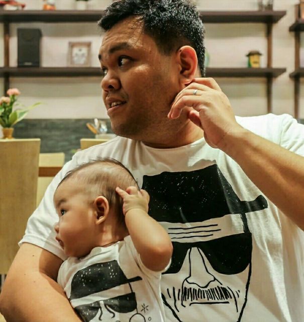 Thương nhau trong kiếp đẻ thuê, các mẹ lại khoe ảnh sao y bản chính của bố và con trai-16