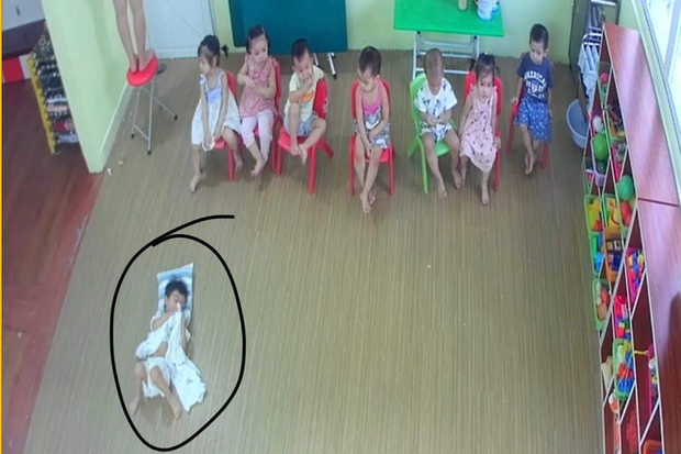Loạt hành động không giống ai trong lớp học của các bé mầm non khiến dân mạng cười bể bụng-1