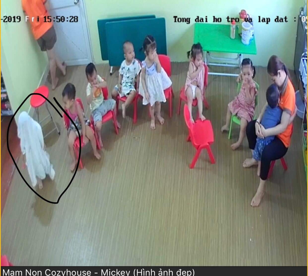 Loạt hành động không giống ai trong lớp học của các bé mầm non khiến dân mạng cười bể bụng-2
