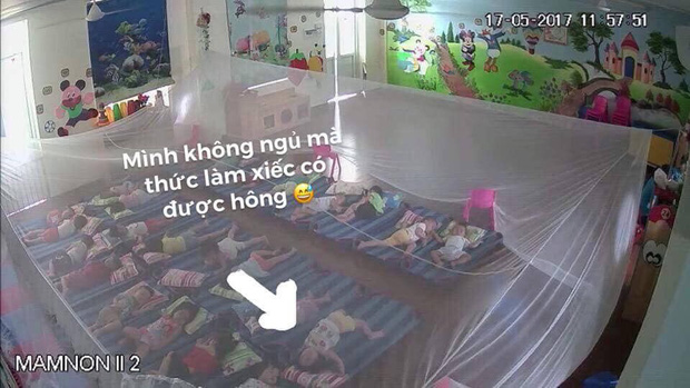 Loạt hành động không giống ai trong lớp học của các bé mầm non khiến dân mạng cười bể bụng-8