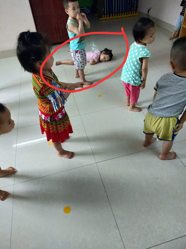 Loạt hành động không giống ai trong lớp học của các bé mầm non khiến dân mạng cười bể bụng-9