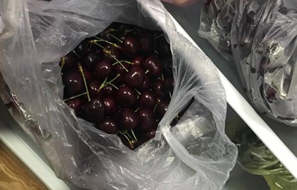 Trái cây ngoại nhập rẻ ê hề: Khó phân biệt cherry Mỹ, cherry Trung Quốc-1