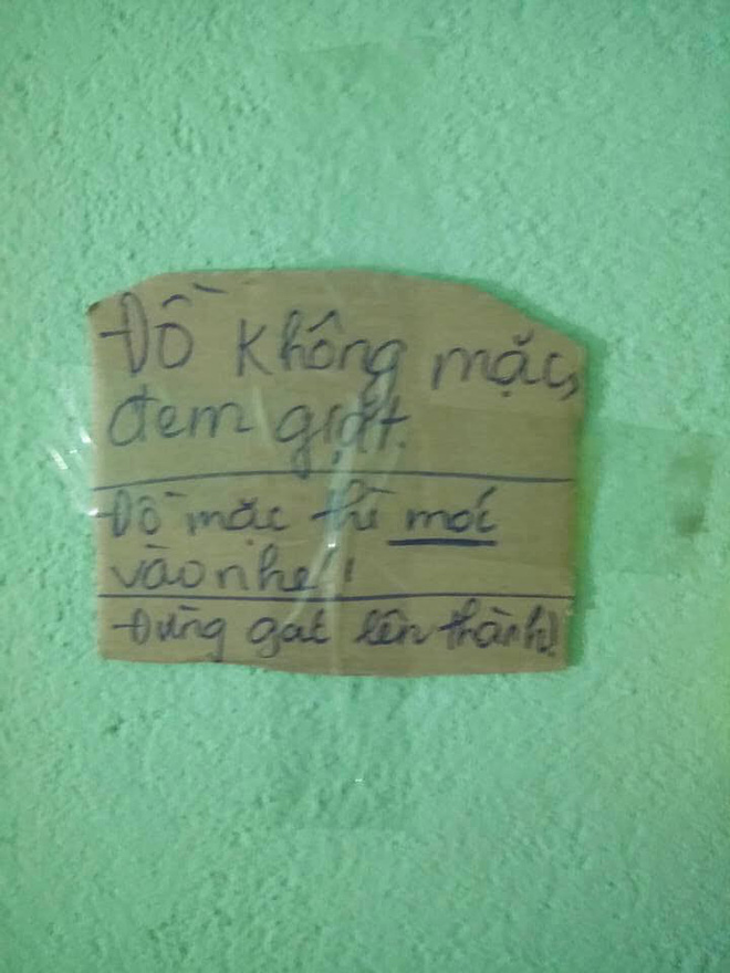 Hàng chục bảng quy định dán khắp phòng trọ của 3 nam sinh khiến ai bước vào cũng phải dè chừng-2