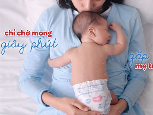 Thùy Chi xúc động hát về tình mẫu tử